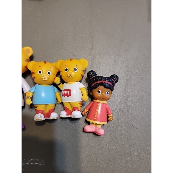 Daniel Tiger's Neighborhood 4 Figure Lot Toys - Picture 4 of 4
